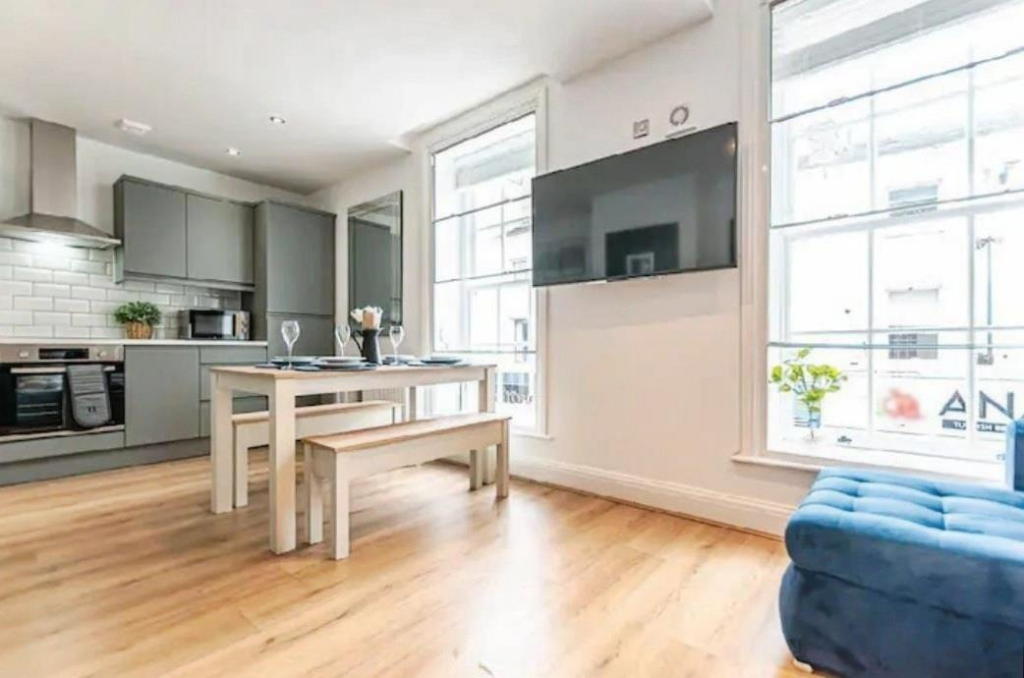 Apartment in Liverpool - View 4