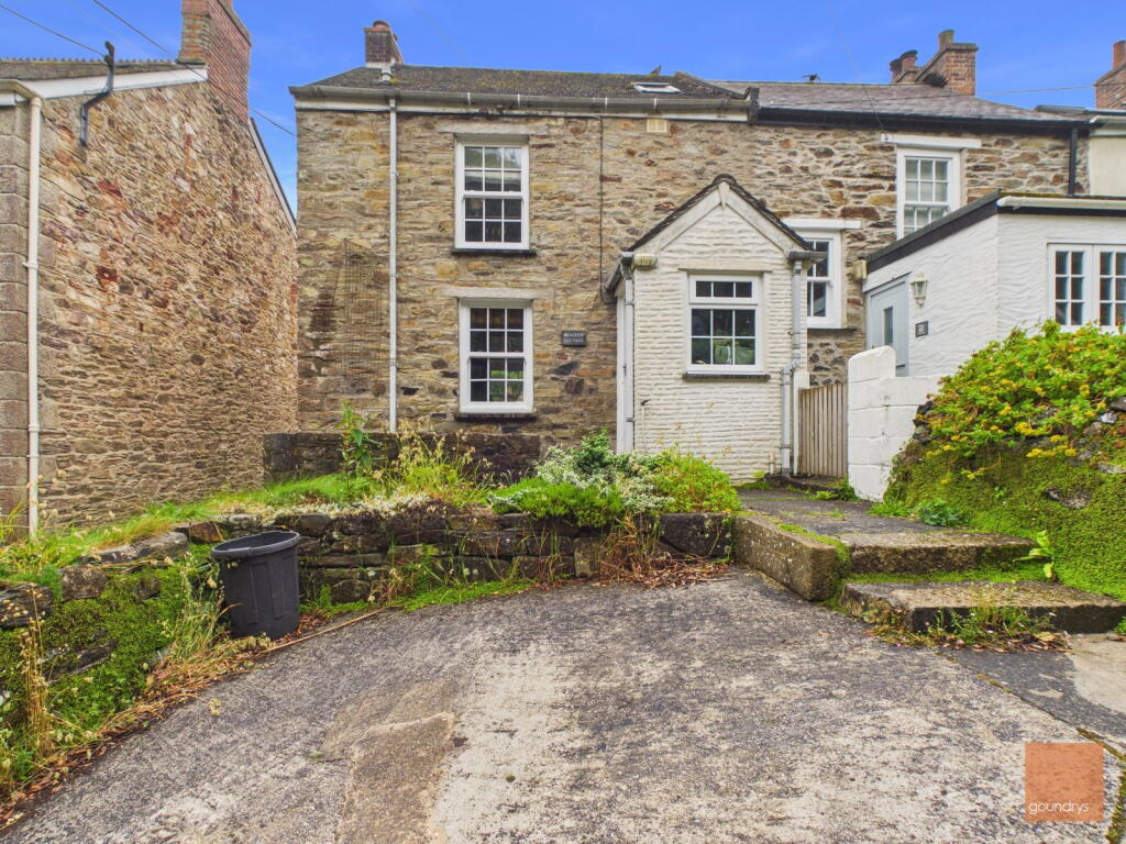 Main image of property: Vicarage Road, St. Agnes- A charming cottage with off road parking in the village centre