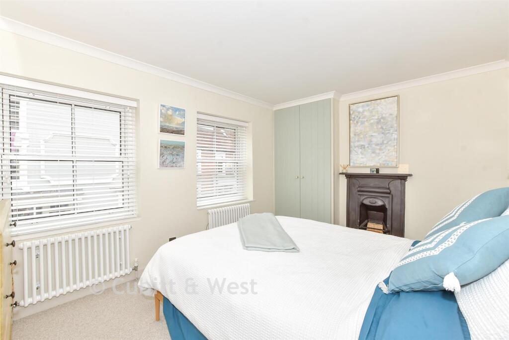 House in Havant, Emsworth - More