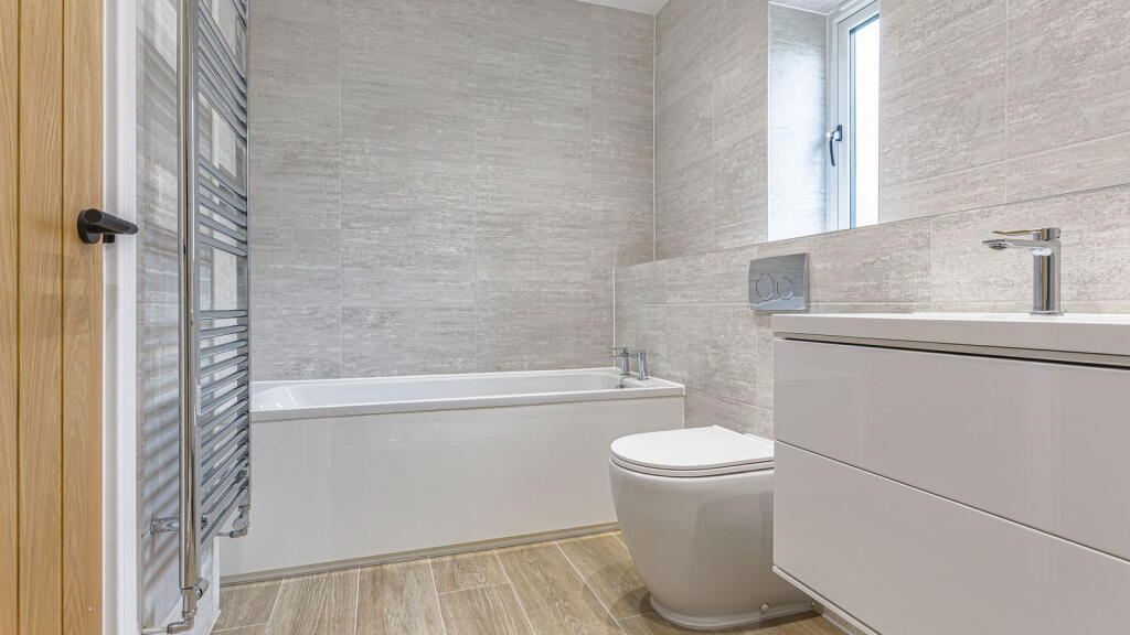 Additional image 28 of Wharf Farm, Dickens Heath Road