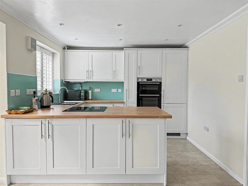 Russet Way, Peasedown St. John photo 2