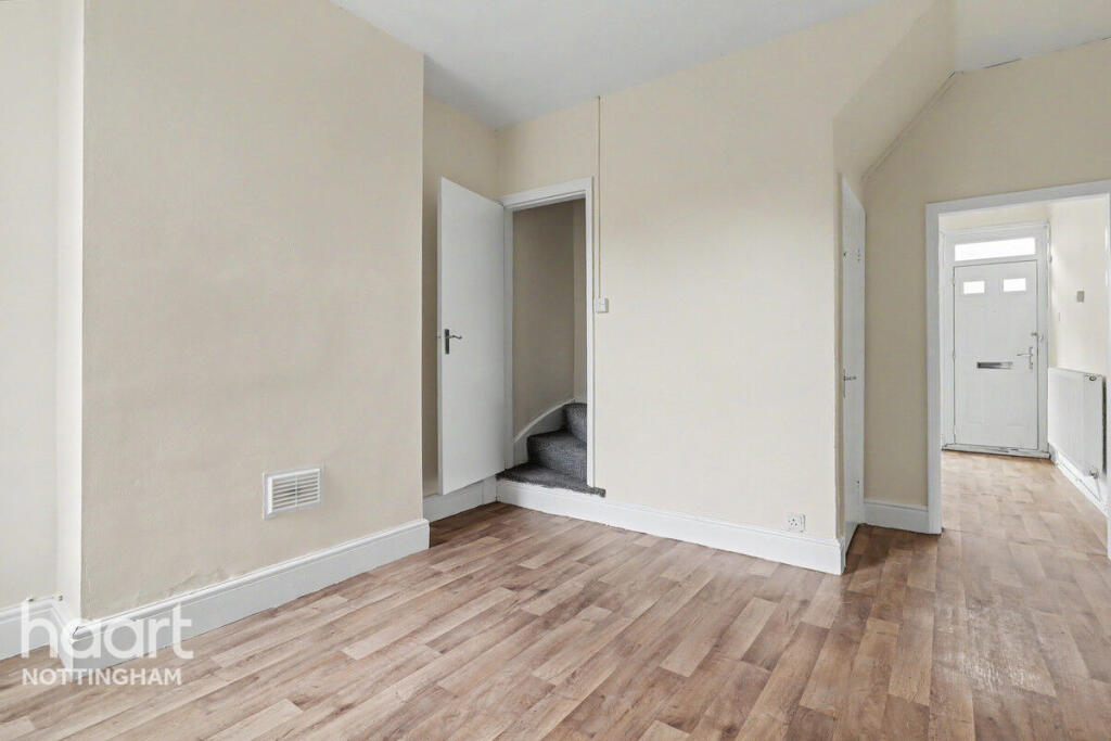 House in Nottingham, Nottinghamshire - View 5