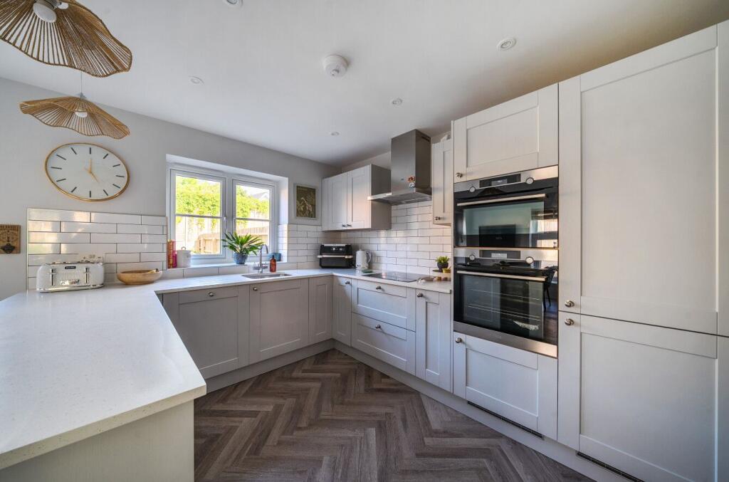 Moralee Close , Wimborne, BH21 photo 4