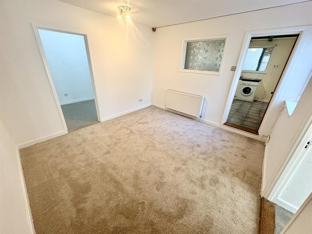 Apartment in Portsmouth, Southsea - More