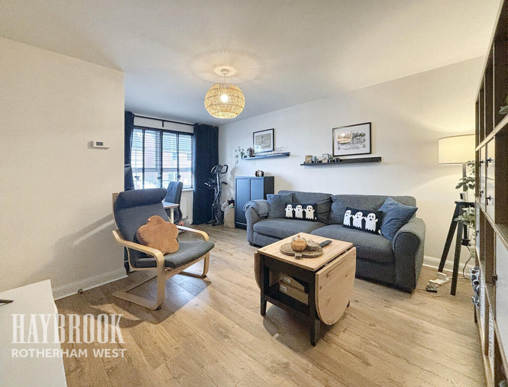 3-bed terraced on Banks Way, Catcliffe, £210,000