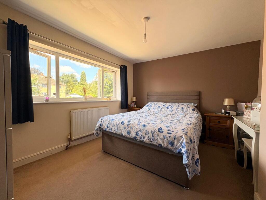 House in Daventry, West Northamptonshire - More