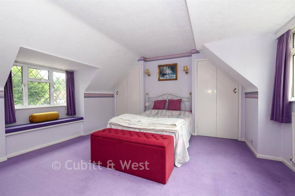 House in Redhill - View 4