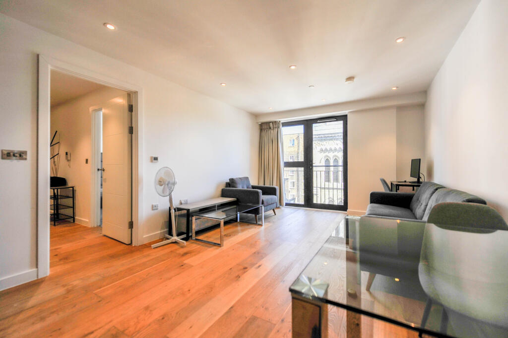Eastlight Apartments, Dock Street, Tower Hamlets, London photo 4