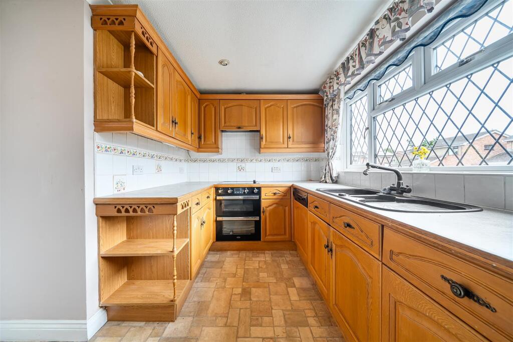 House in Vale of White Horse, Grove - View 5