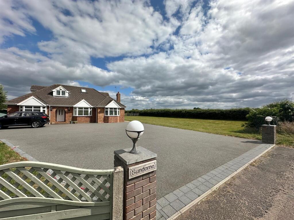 Main image of property: Whitchurch Road, Broomhall, Cheshire