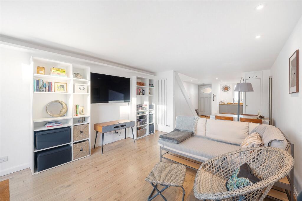 Main image of property: Sunbury Lane, London, SW11