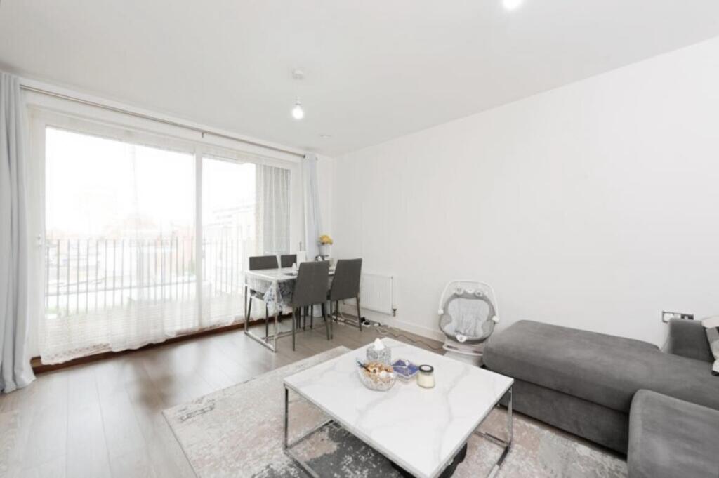 Alderwick Drive, Hounslow - View 2