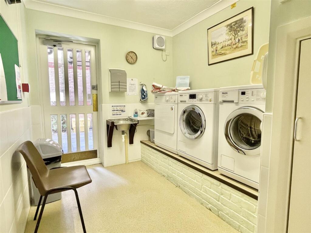 Grosvenor Road, Ryan Court, DT4 - View 2