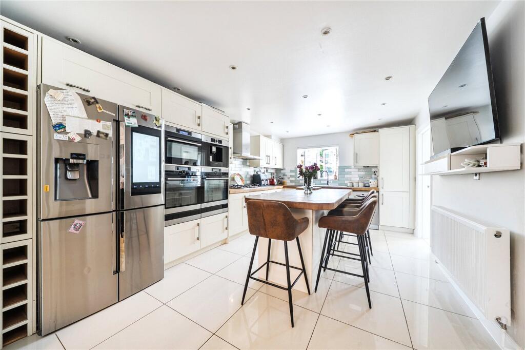 Athoke Croft, Hook, Hampshire, RG27 - View 5