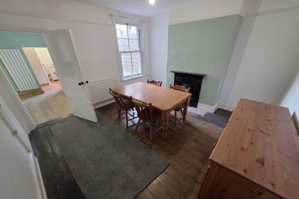 House in Newport, Abergavenny - View 4