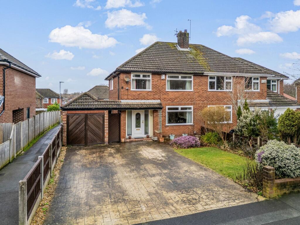 Main image of property: Pickering Crescent, Thelwall, WA4