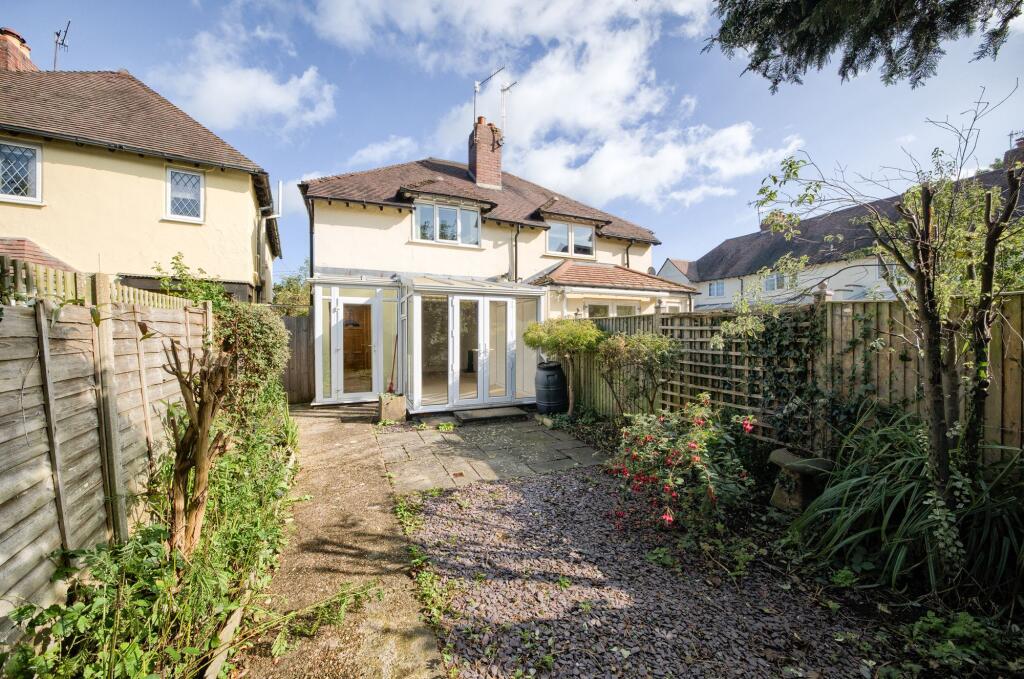 Main image of property: Kerns Terrace, Stratford-Upon-Avon, CV37