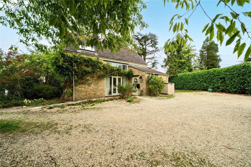 Main image of property: High Street, Shipton-under-Wychwood, Chipping Norton, OX7