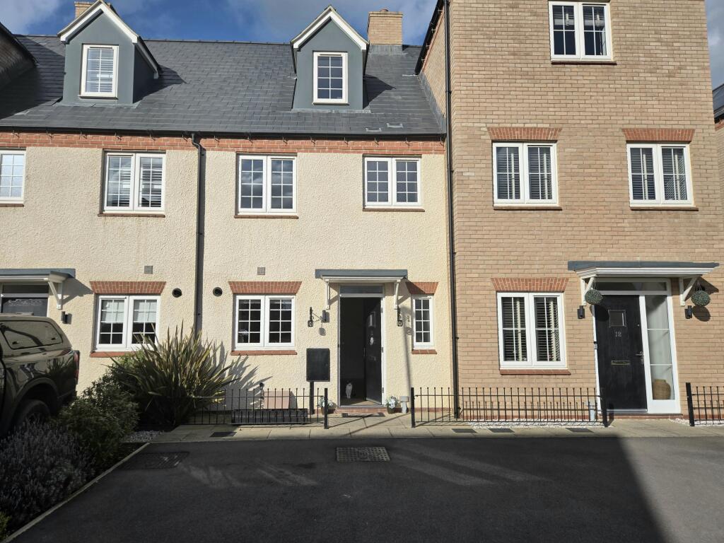 Main image of property: Croxton Square, Kingsmere, Bicester