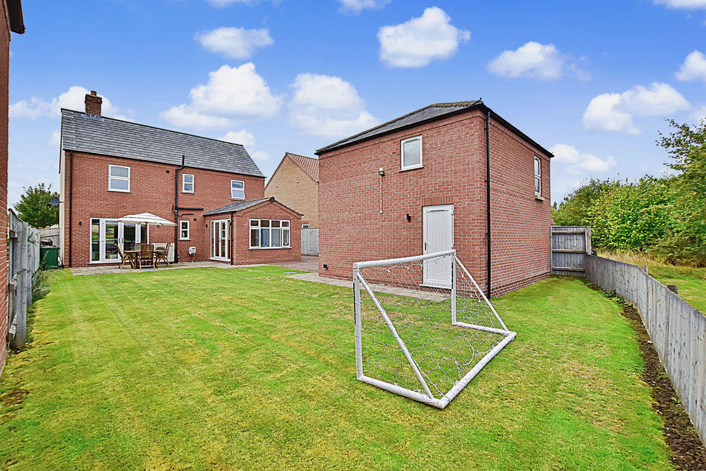 House in Market Rasen, Faldingworth - View 3