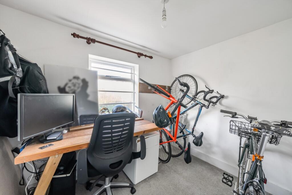 Apartment in London - More