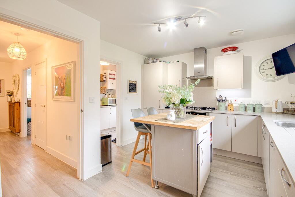Punningar Close, Brockworth, Gloucester, GL3 photo 4