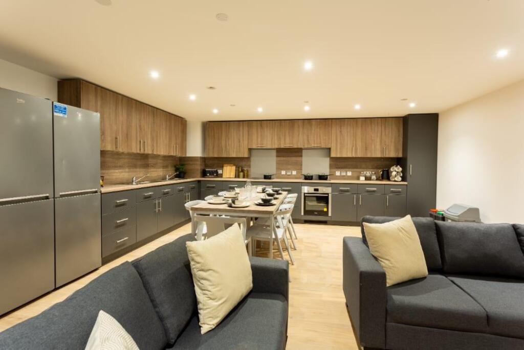 Apartment in Liverpool - View 3
