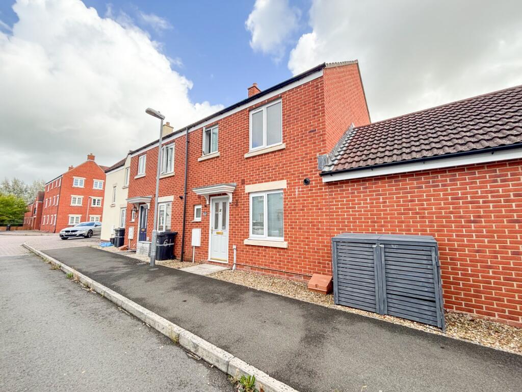3-bed terraced on Marconi Drive, Highbridge, TA9, £230,000