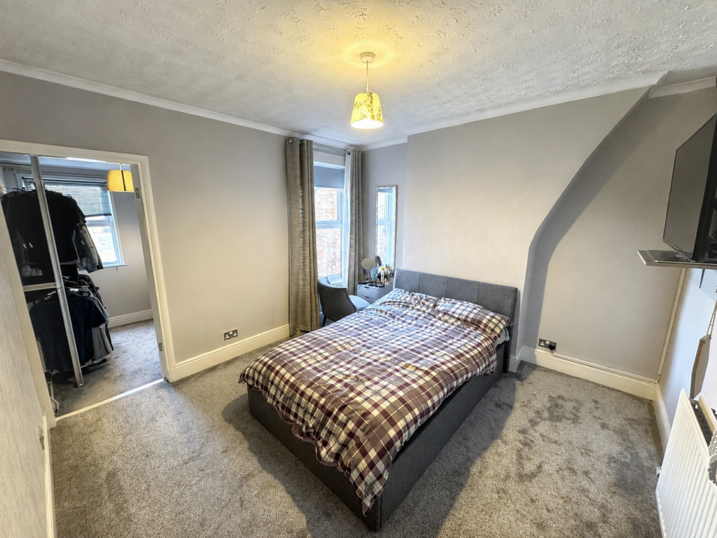 House in South Kesteven, Gonerby Hill Foot, Grantham - More