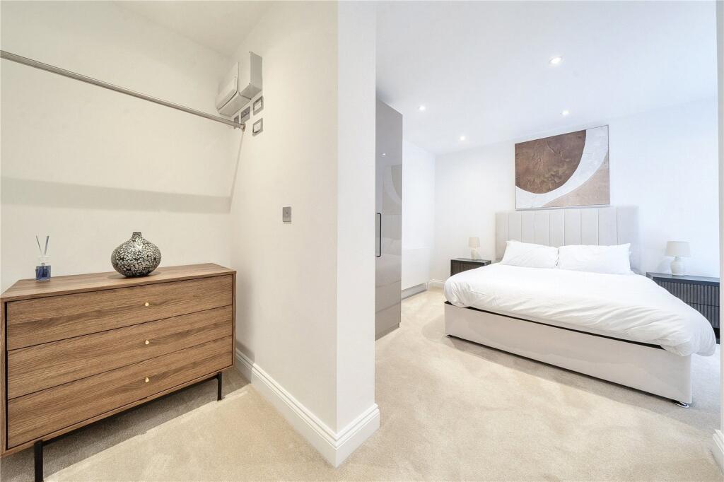 Apartment in London - View 5