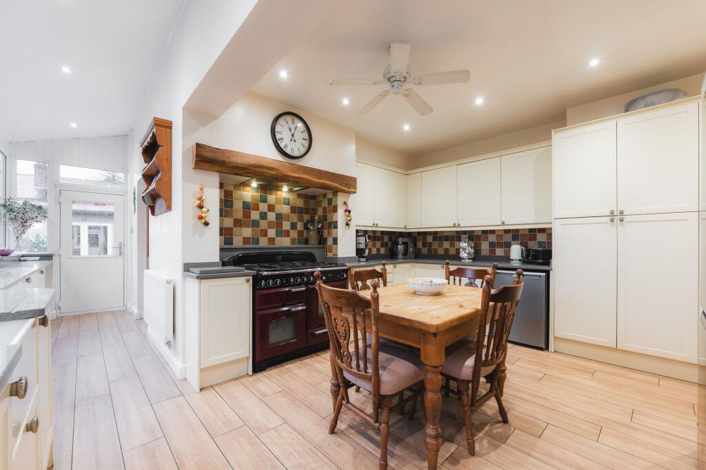 74 Moss Road, Winnington, CW8 4BL photo 3