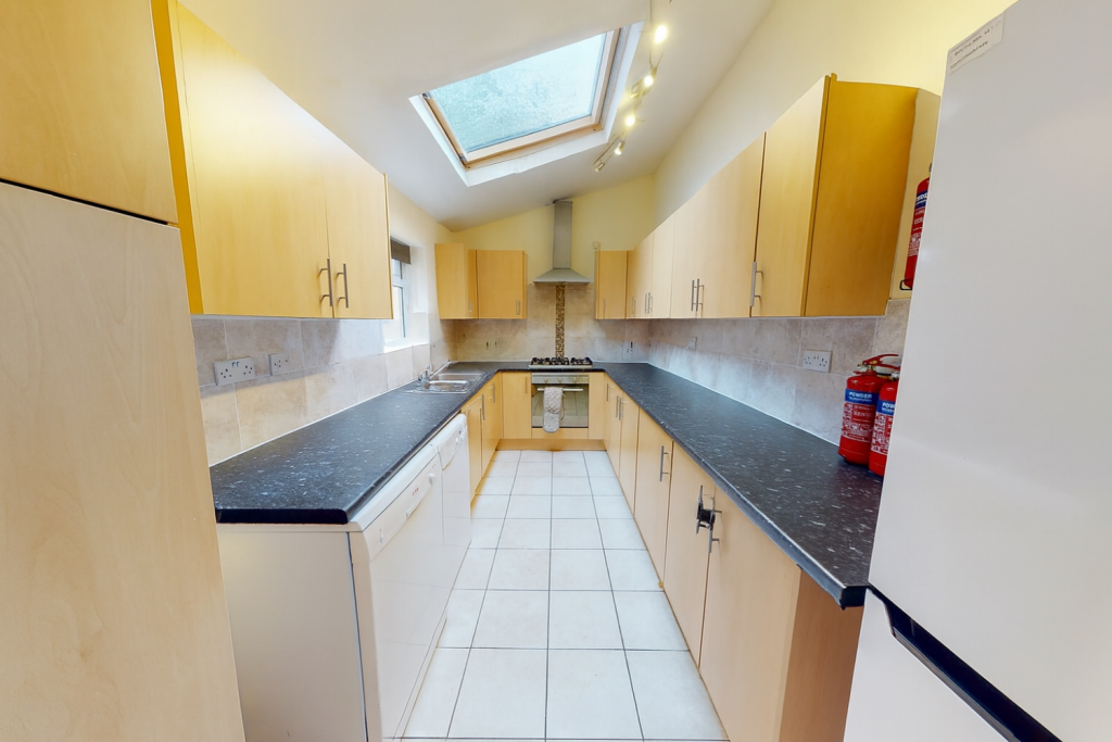 Main image of property: (4) 117 Rothesay Avenue, Nottingham, NG7 1PW