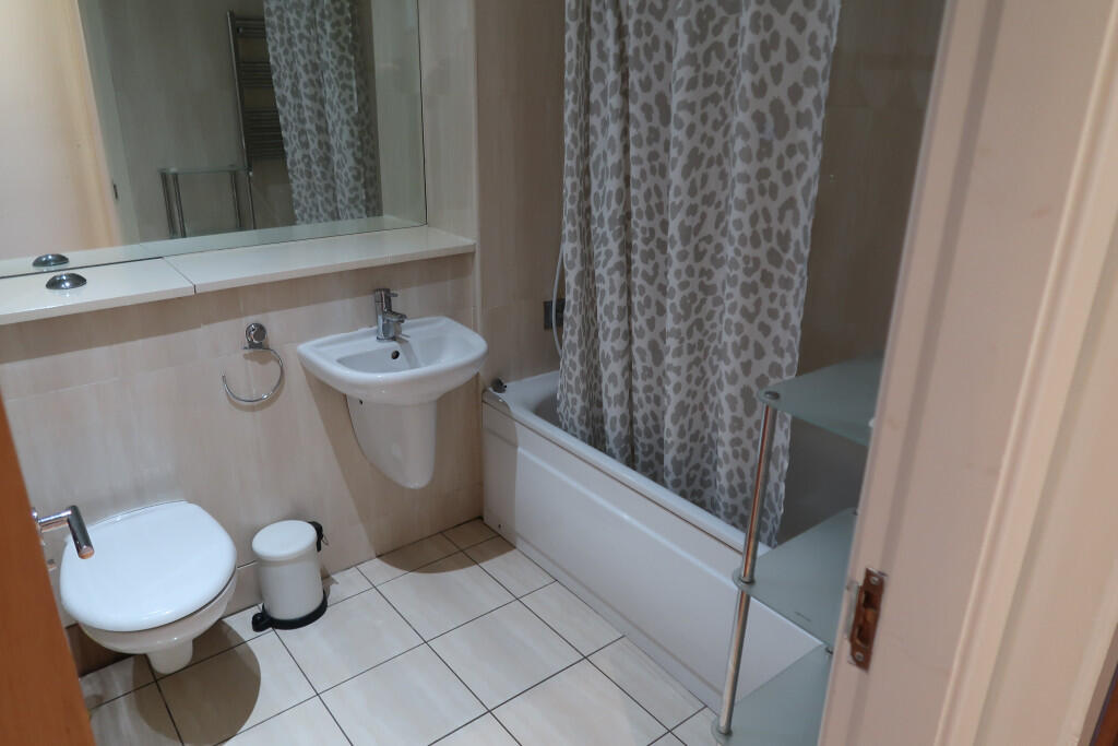 Apartment in Glasgow - View 3