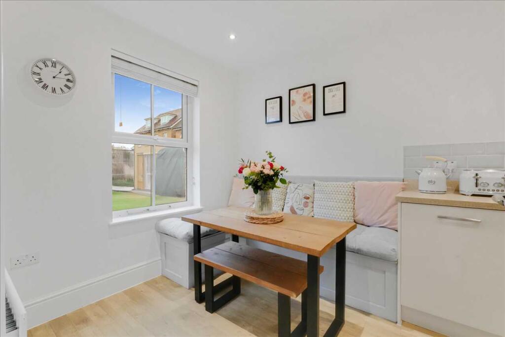 House in Newport Pagnell, City of Milton Keynes - More