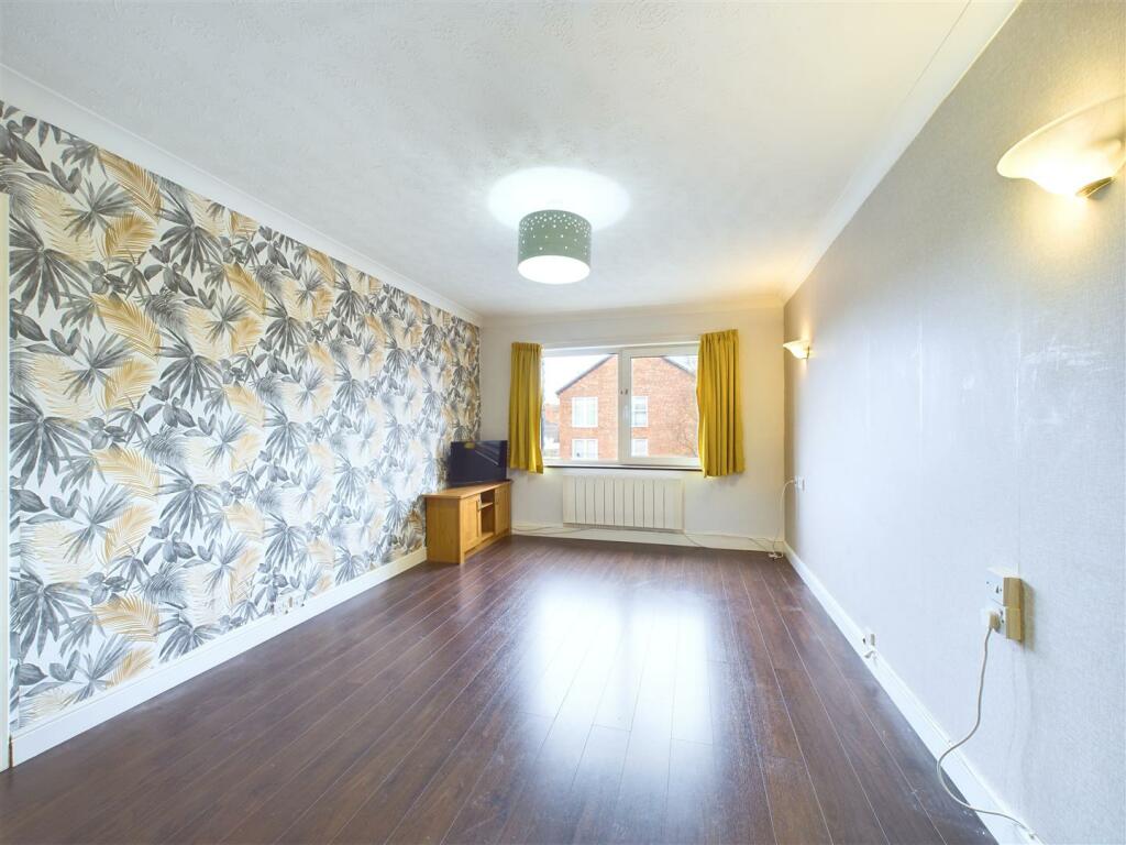 Chapel Street, Hazel Grove, Stockport photo 3
