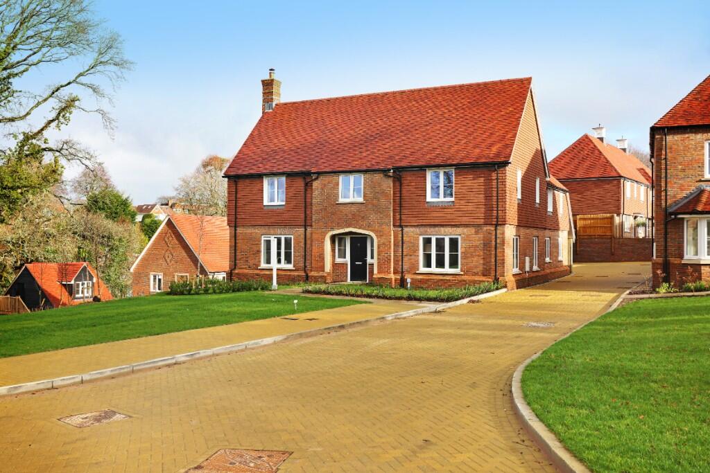 Main image of property: Scotland Lane,
Haslemere,
GU27 3FN