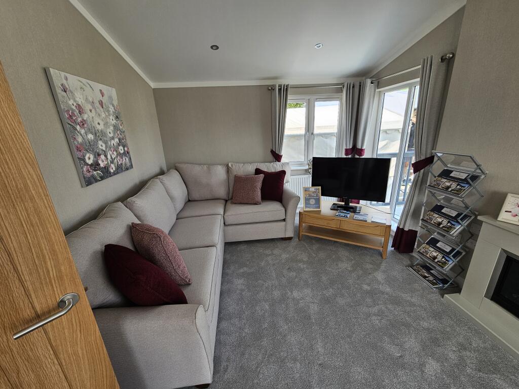 Two Bed Omar Serenity, Presthope Grange, Stretton Rd, Much Wenlock, Shropshire, TF13 6DQ photo 4