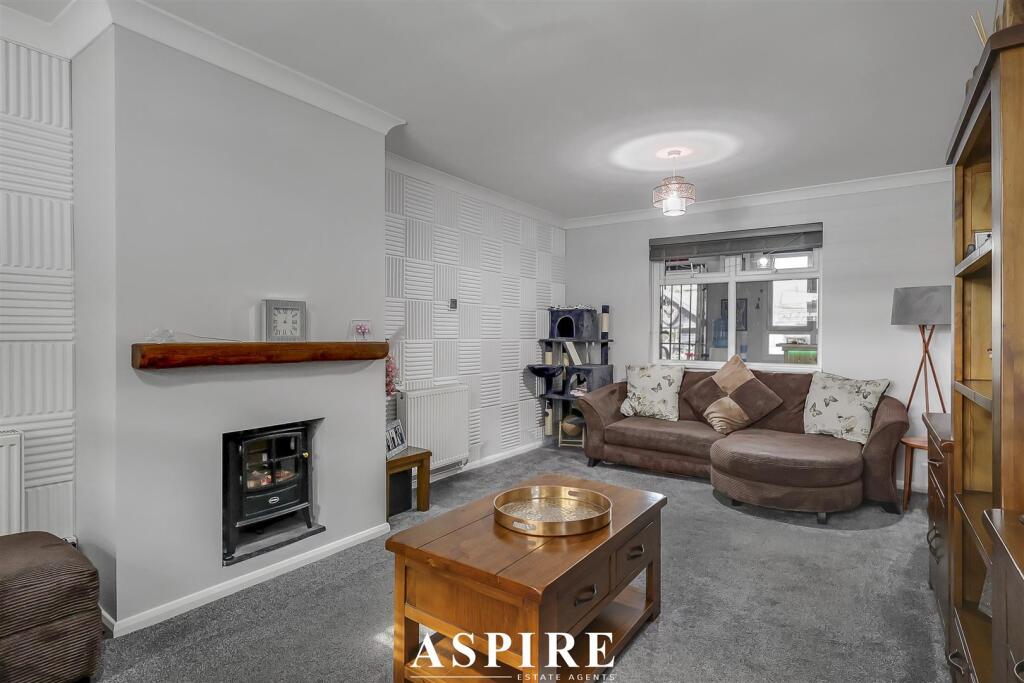 House in Romford - View 2