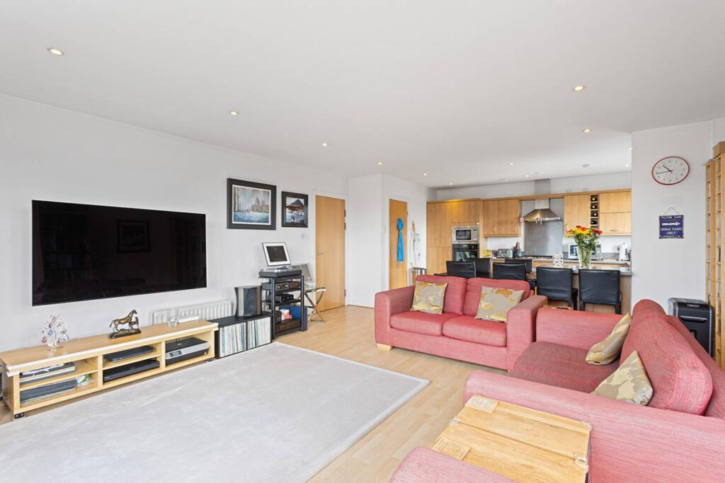Apartment in Edinburgh, Western Harbour, Leith Harbour & Newhaven - More