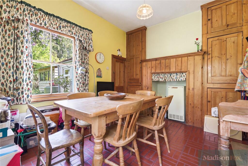 House in Epping Forest, Loughton - More