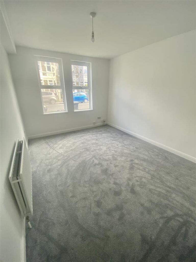 Apartment in Bristol - View 3