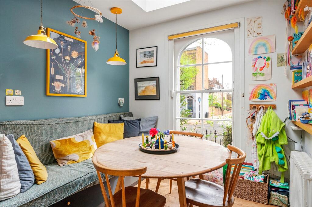House in London, Mildmay Park, Islington - More