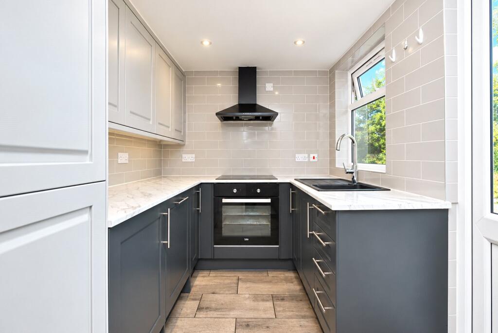 House in Guildford - View 2
