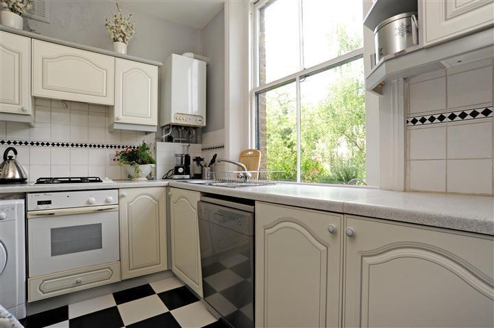 Apartment in London - View 4