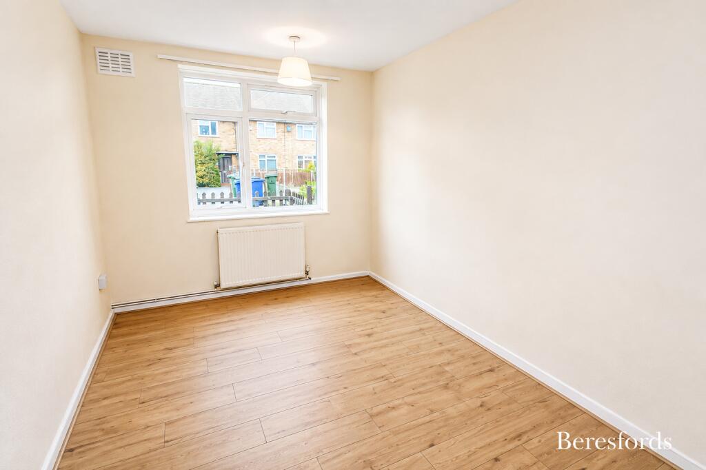 Apartment in South Ockendon, Essex - More