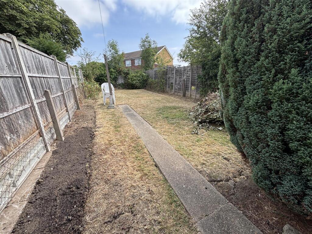 Cranstone Crescent, Glenfield, Leicester photo 4