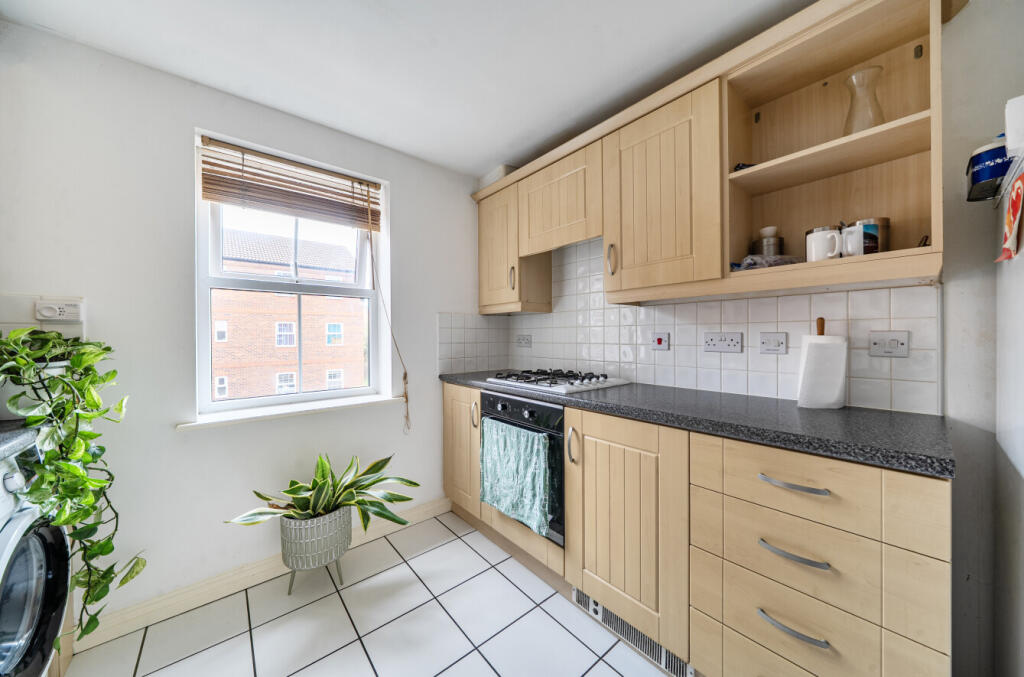 Apartment in Ashfield, Butlers Hill, Hucknall - View 4