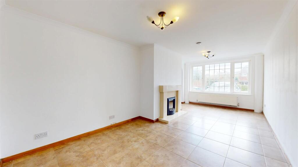 House in Milton Keynes, Old Bletchley, West Bletchley - More