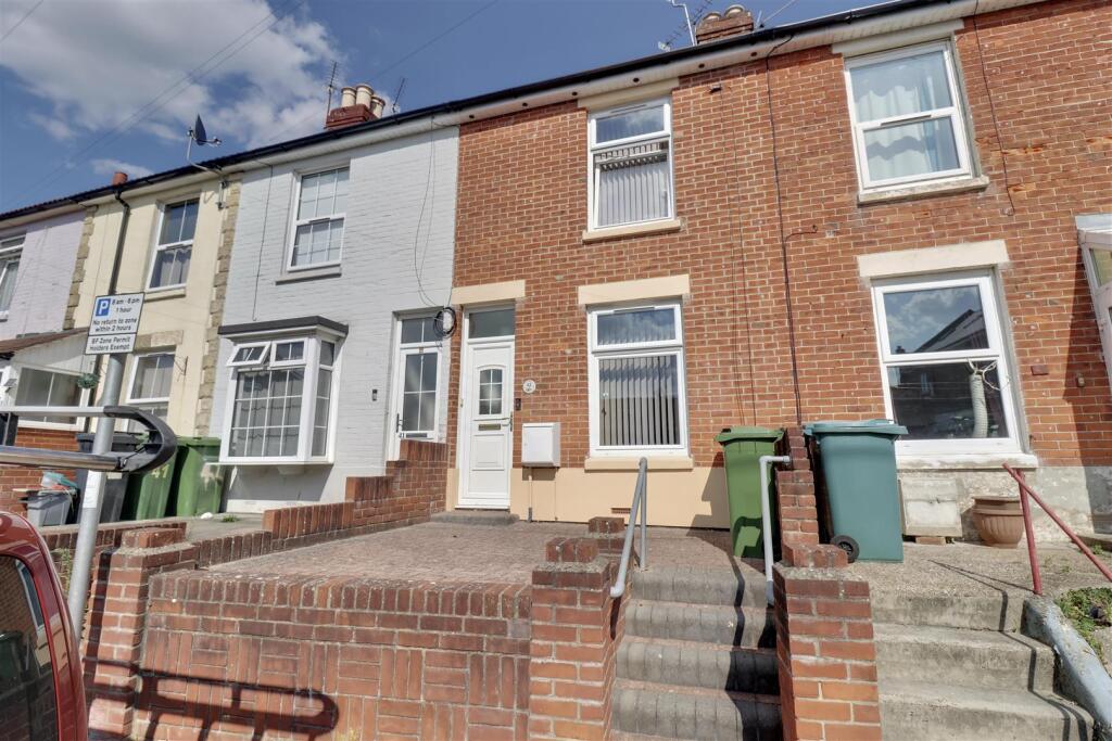 Main image of property: 43 Park Lane, Cosham