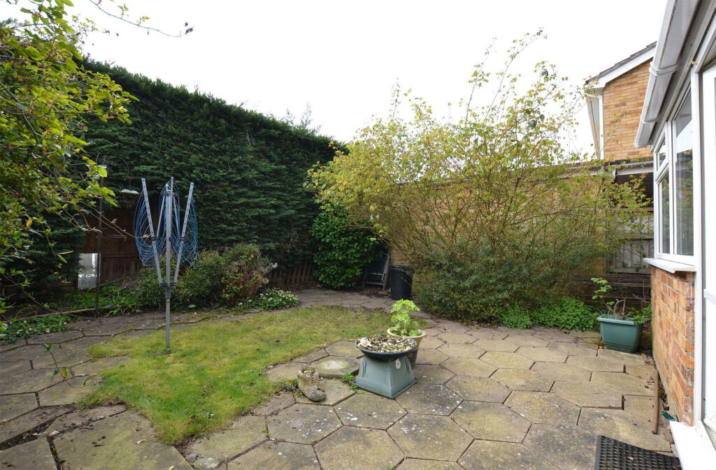 Sycamore Close, South Wootton photo 3
